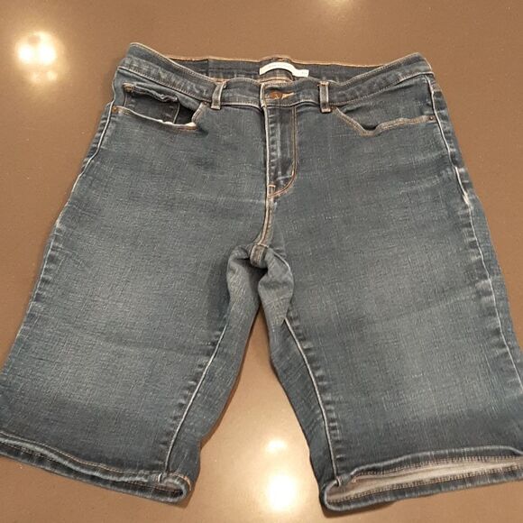 Levis Bermuda Jean Shorts - Picture 3 of 7